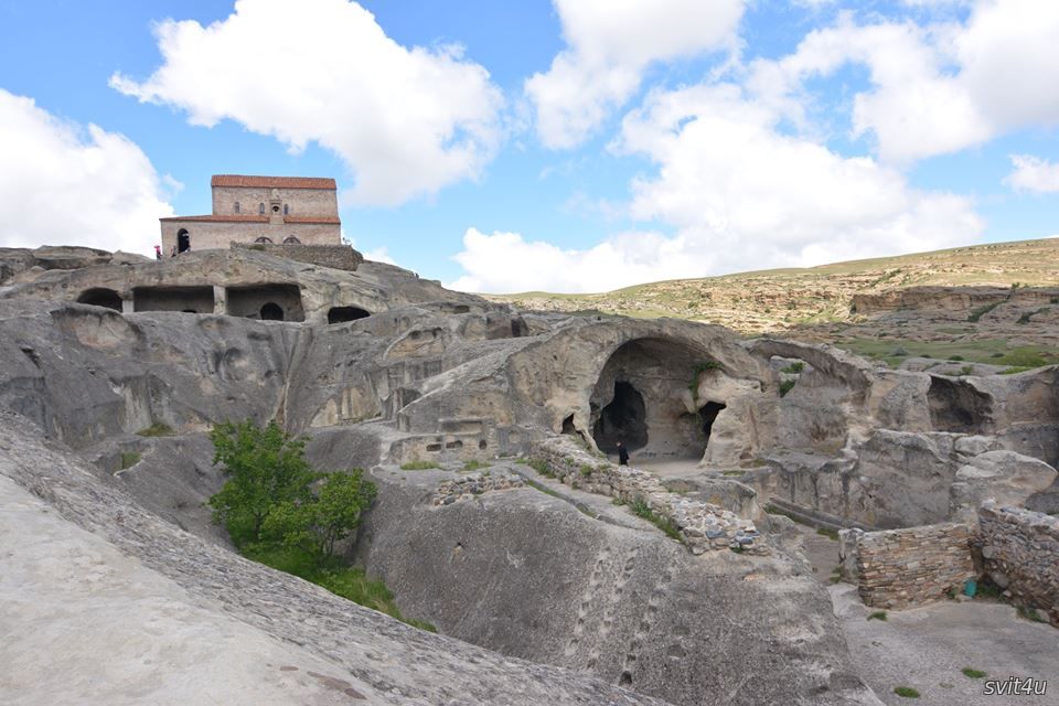 Карстові печери Сатаплія