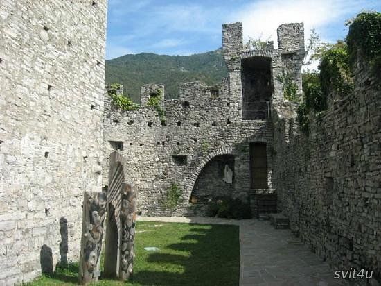 Замок Кастелло ді Веціо