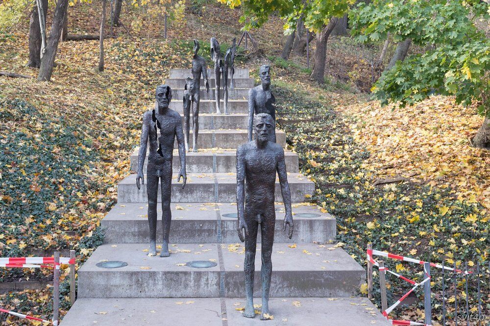 Меморіал жертвам комунізму (Pomník obětem komunismu). Прага